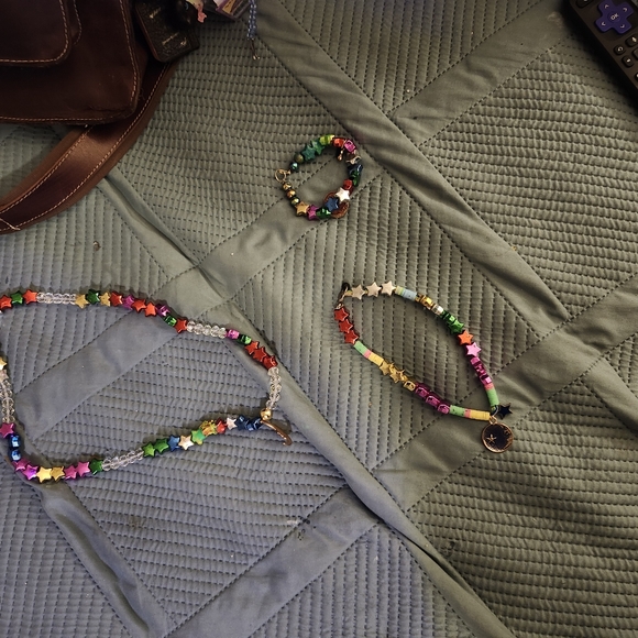 Jewlery,:bracelets,necklaces,chokers,keychains - Picture 14 of 14